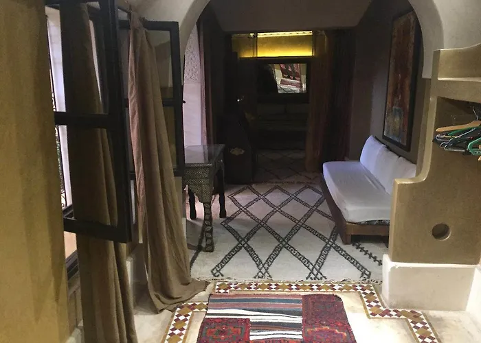 Riad Nathalie